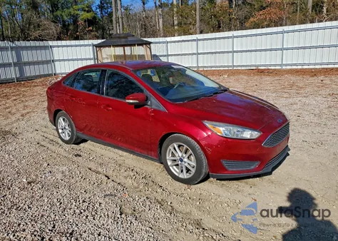 2016 Ford Focus Se z USA, uszkodzony, nr VIN 1FADP3F21GL263653
